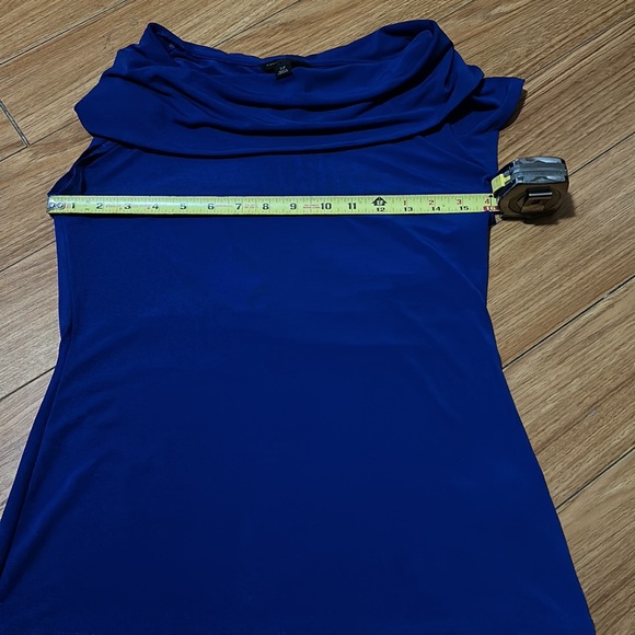 Banana Republic Top. - Picture 3 of 8